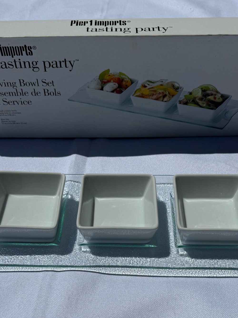 Pier 1 Imports White/Porcelain 3-Piece Serving Bowl Set with Glass Tray